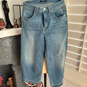 Great condition short flare 7 jeans for all man kind.